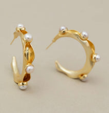 Load image into Gallery viewer, BLOOM IN PEARL