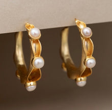 Load image into Gallery viewer, BLOOM IN PEARL