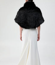 Load image into Gallery viewer, Nord Cape Black By Unreal Fur