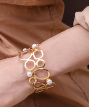 Load image into Gallery viewer, Behive Cuff Gold Pearl