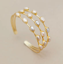 Load image into Gallery viewer, STRING OF PEARLS CUFF