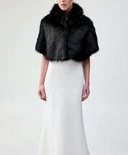 Load image into Gallery viewer, Nord Cape Black By Unreal Fur