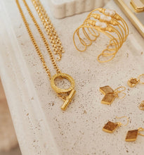 Load image into Gallery viewer, Audrey Rhinestone Collar