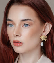 Load image into Gallery viewer, SEA SHELL PEARL DROP