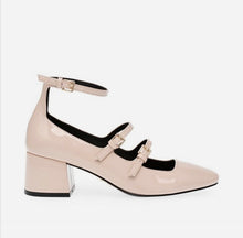Load image into Gallery viewer, STEVE MADDEN
WOMEN'S EXULT SHOE - Preloved Designer Consignment