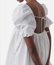 Load image into Gallery viewer, JOSLIN
ELLE LINEN SMOCK TOP size 10
