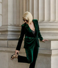 Load image into Gallery viewer, Alessandra Stretch Velvet Emerald Jacket
