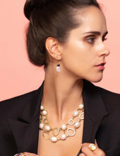 Load image into Gallery viewer, BEEHIVE NECKLACE Pearl
