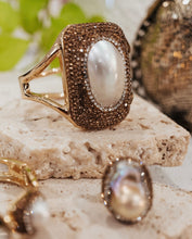 Load image into Gallery viewer, Chloe Pearl Luxe Gold Cuff

